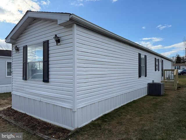 12 VINTAGE LN, Honey Brook, PA 19344