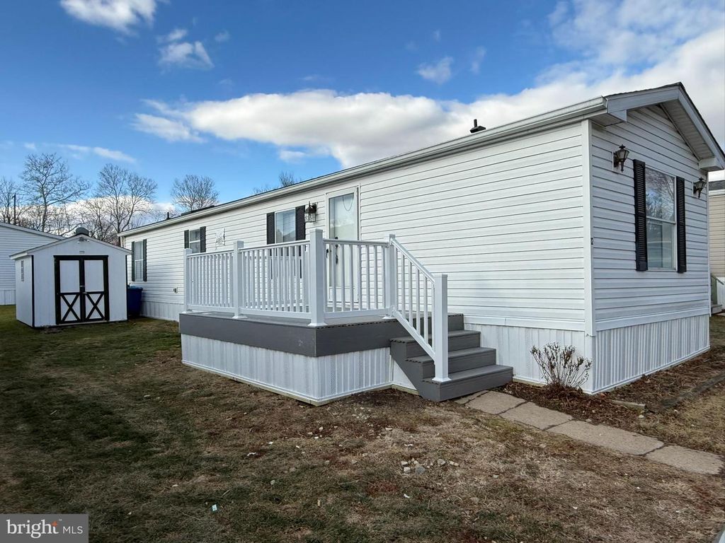 12 VINTAGE LN, Honey Brook, PA 19344