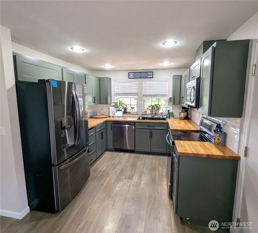 17930 Iris Place SW, Rochester, WA 98579