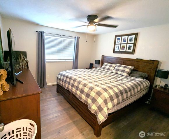 17930 Iris Place SW, Rochester, WA 98579