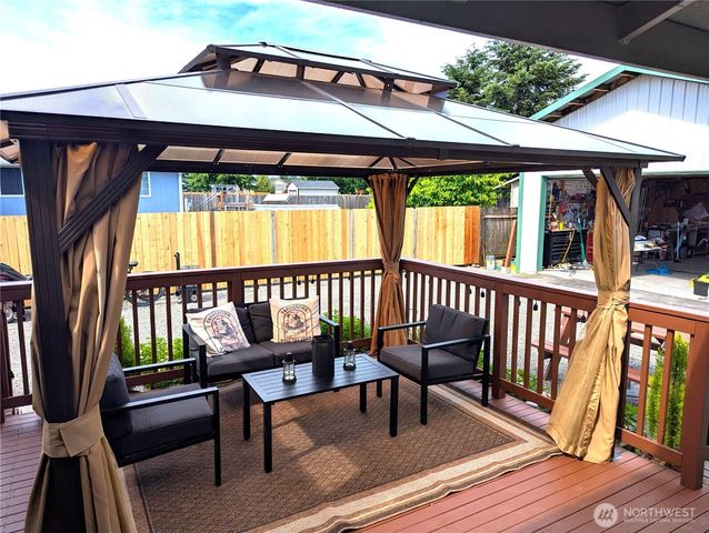 17930 Iris Place SW, Rochester, WA 98579