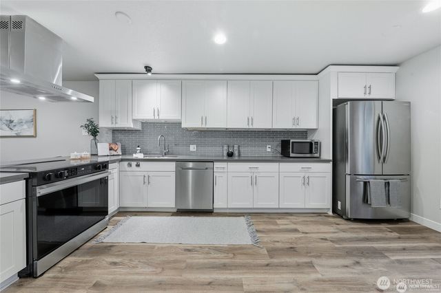 1940 N Northgate Way, Seattle, WA 98133