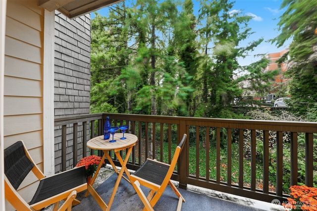 1940 N Northgate Way, Seattle, WA 98133