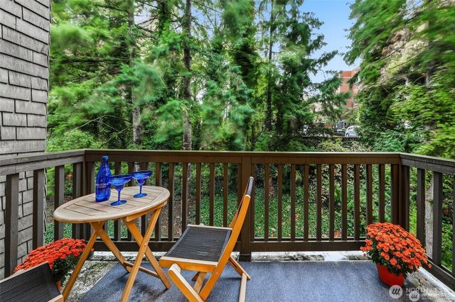 1940 N Northgate Way, Seattle, WA 98133