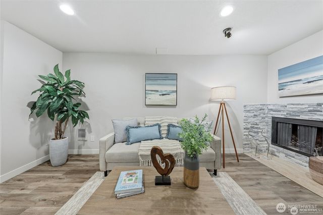 1940 N Northgate Way, Seattle, WA 98133