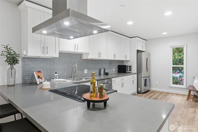 1940 N Northgate Way, Seattle, WA 98133