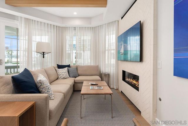 1500 Orange Ave 7, Coronado, CA 92118