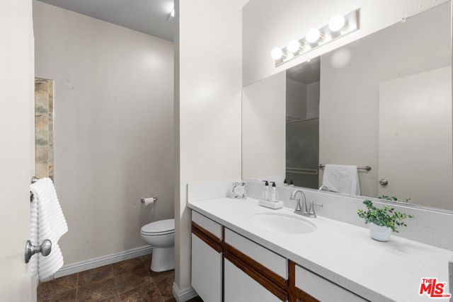 533 S St Andrews Place 220, Los Angeles, CA 90020