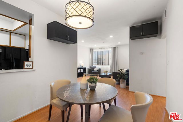 533 S St Andrews Place 220, Los Angeles, CA 90020