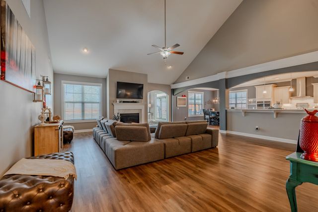 609 Crossmont Way, Simpsonville, SC 29681