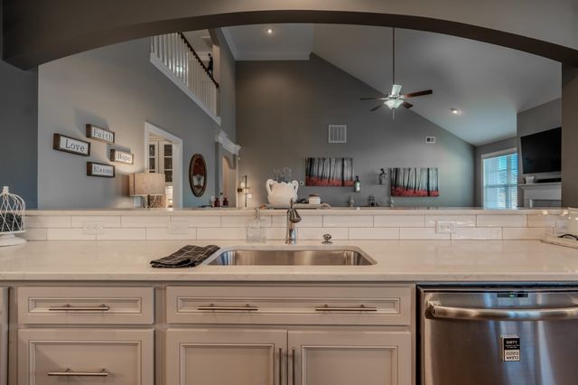 609 Crossmont Way, Simpsonville, SC 29681