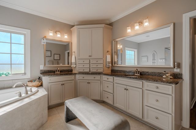 609 Crossmont Way, Simpsonville, SC 29681