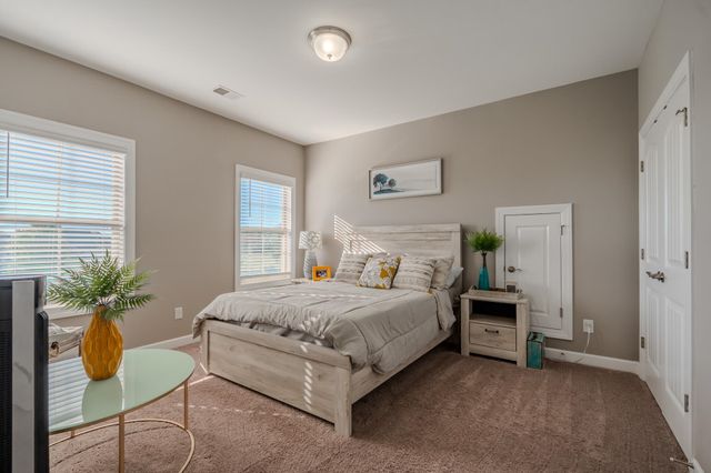 609 Crossmont Way, Simpsonville, SC 29681