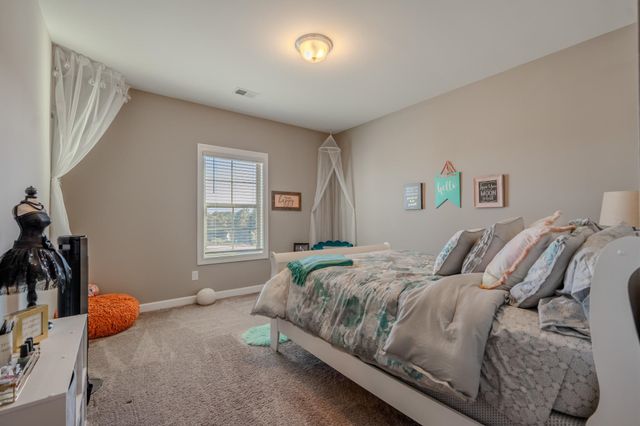 609 Crossmont Way, Simpsonville, SC 29681