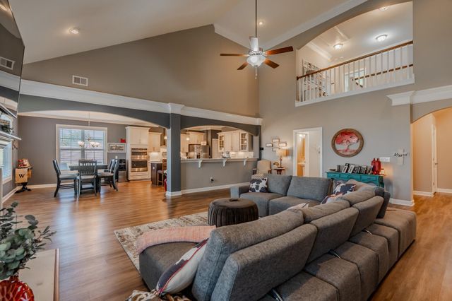 609 Crossmont Way, Simpsonville, SC 29681