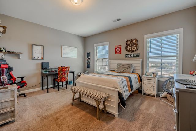 609 Crossmont Way, Simpsonville, SC 29681