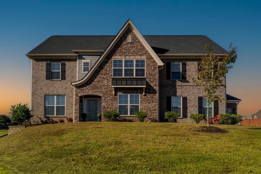 609 Crossmont Way, Simpsonville, SC 29681