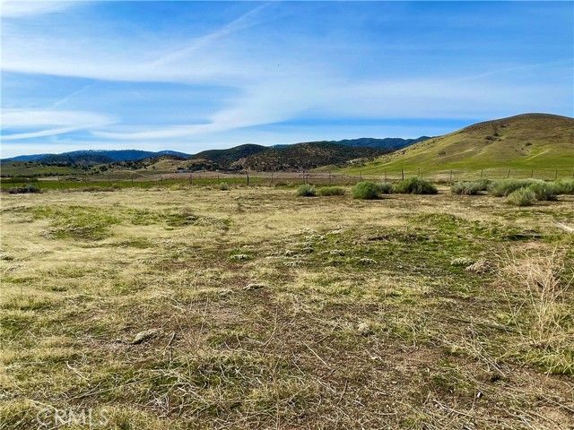 49357 W. Avenue D, Lake Hughes, CA 93536