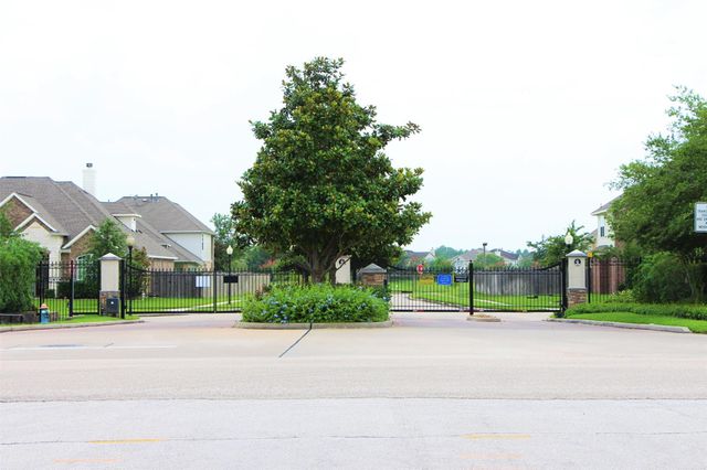 3505 Barrington Court, Pearland, TX 77584