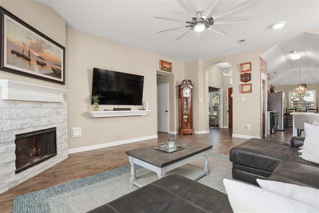 11401 30th Avenue N, Texas City, TX 77591