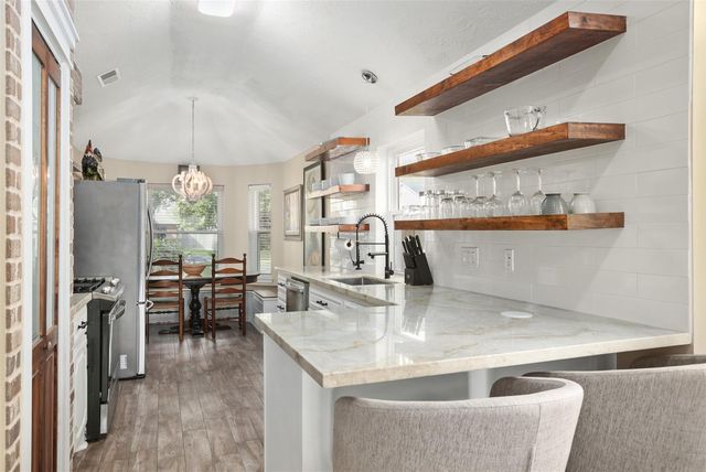 11401 30th Avenue N, Texas City, TX 77591