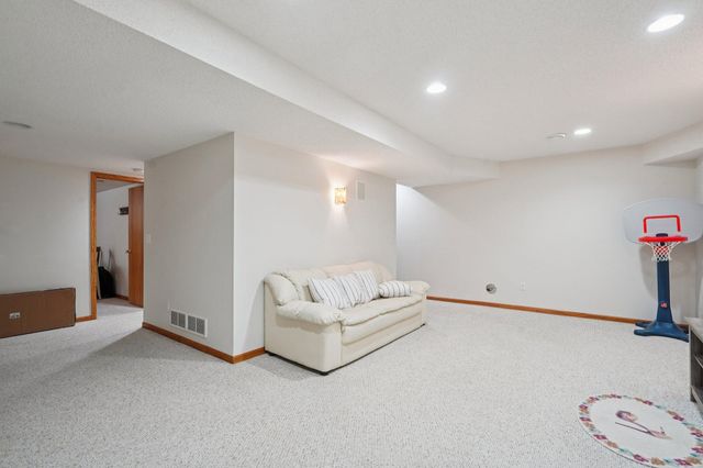 5921 200th Street W, Farmington, MN 55024