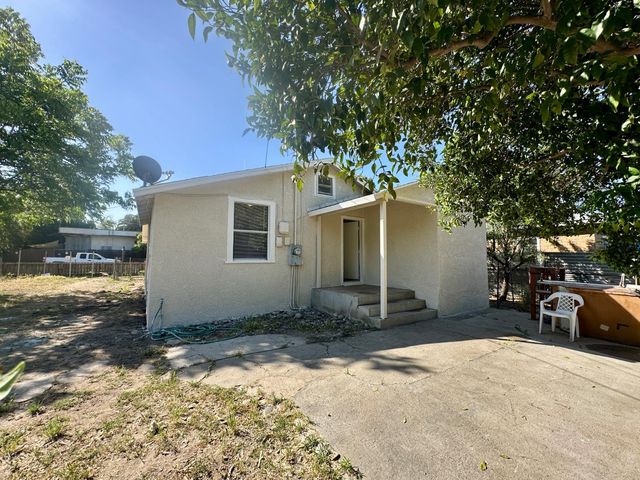 809 Washington Avenue, Madera, CA 93638