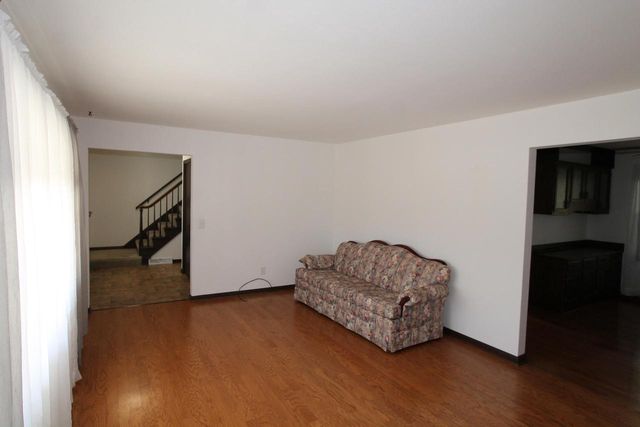 267 Robins Run, Burlington, WI 53105