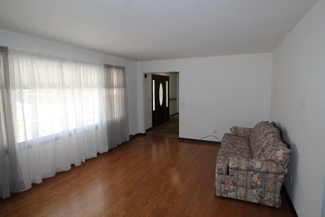 267 Robins Run, Burlington, WI 53105