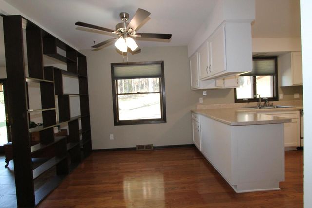 267 Robins Run, Burlington, WI 53105