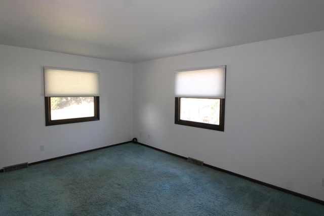 267 Robins Run, Burlington, WI 53105