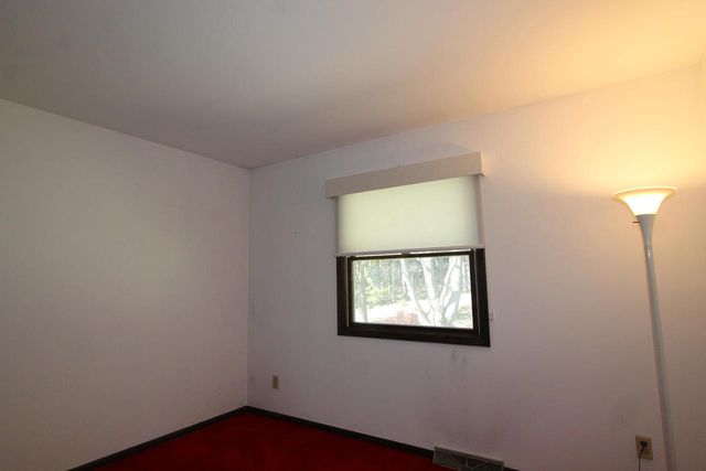 267 Robins Run, Burlington, WI 53105