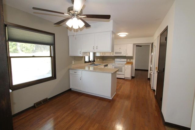 267 Robins Run, Burlington, WI 53105