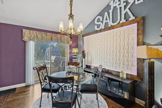 1414 N Sauk Lane, Mount Prospect, IL 60056