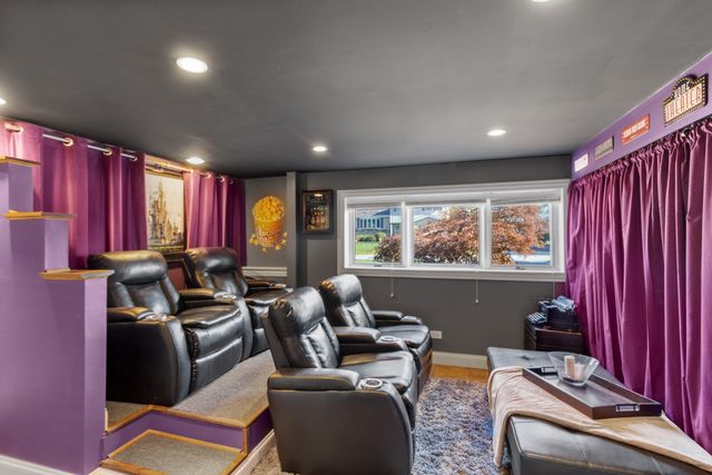 1414 N Sauk Lane, Mount Prospect, IL 60056