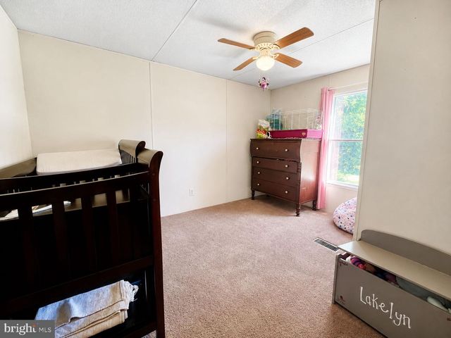 54 CHEROKEE DR, Windsor, PA 17366