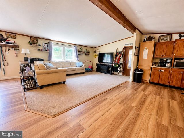 54 CHEROKEE DR, Windsor, PA 17366