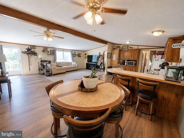 54 CHEROKEE DR, Windsor, PA 17366
