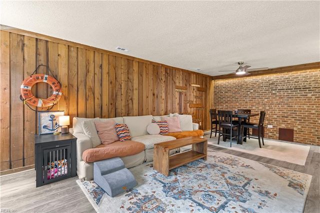 4805 Fountain Hall DR, Virginia Beach, VA 23464