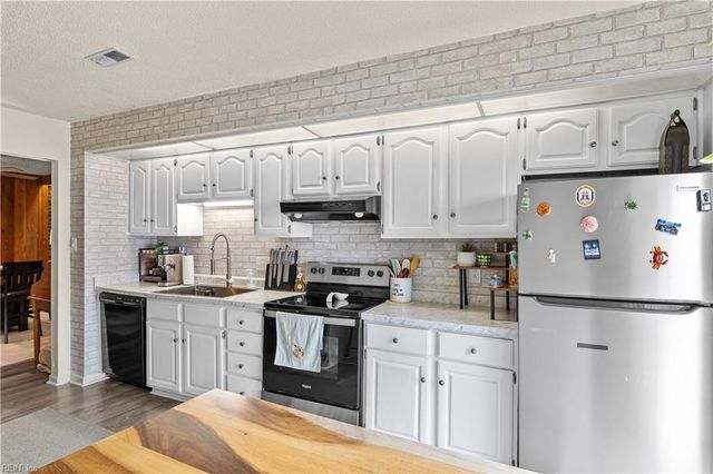 4805 Fountain Hall DR, Virginia Beach, VA 23464
