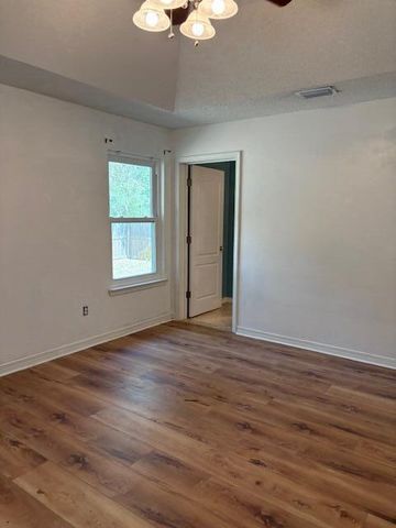 1833 Eagle Lane, Navarre, FL 32566