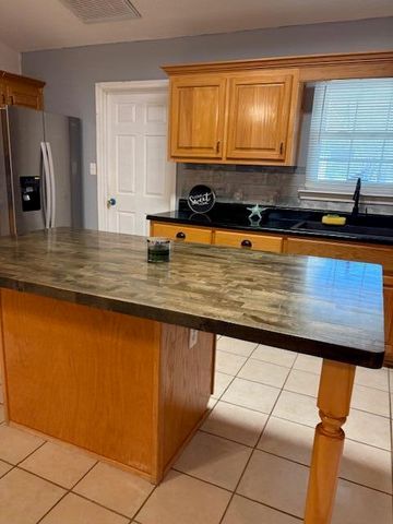 1833 Eagle Lane, Navarre, FL 32566