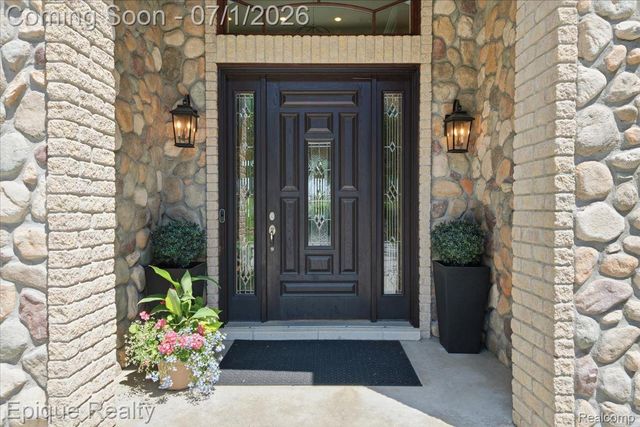 4312 Sashabaw Road, Waterford Charter Township, MI 48329