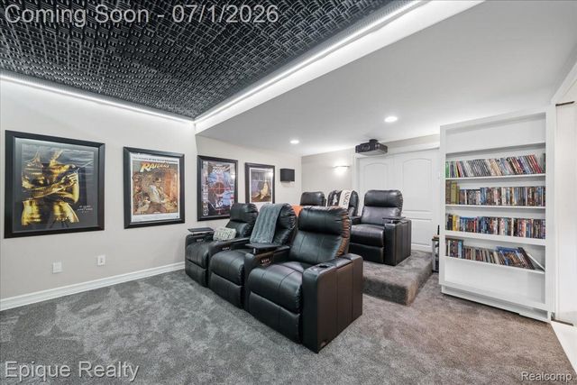 4312 Sashabaw Road, Waterford Charter Township, MI 48329