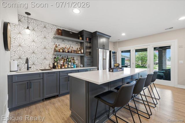 4312 Sashabaw Road, Waterford Charter Township, MI 48329