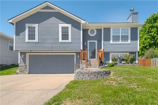 208 Hampton Drive, Smithville, MO 64089
