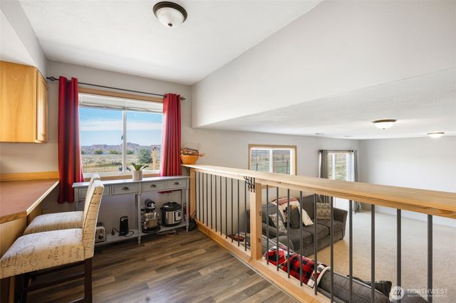 55790 NE Lakeridge Lane, Electric City, WA 99123