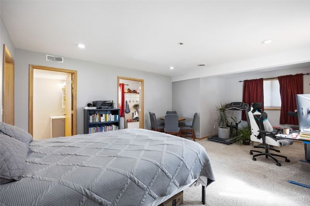 55790 NE Lakeridge Lane, Electric City, WA 99123