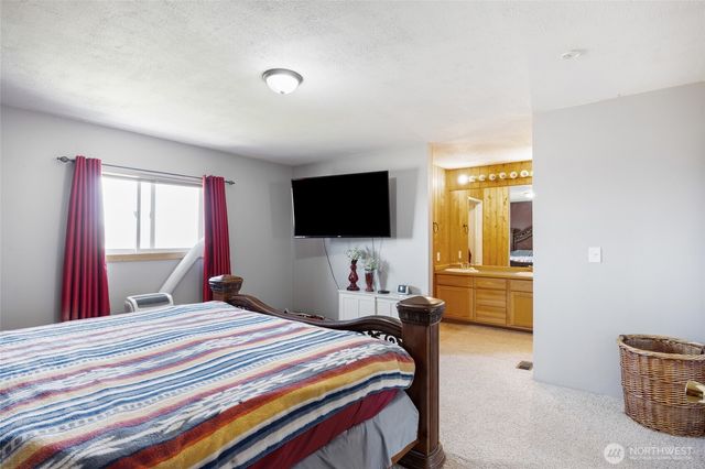 55790 NE Lakeridge Lane, Electric City, WA 99123