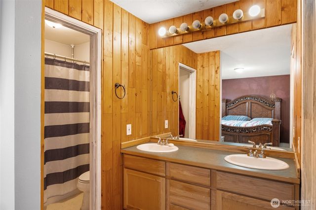 55790 NE Lakeridge Lane, Electric City, WA 99123